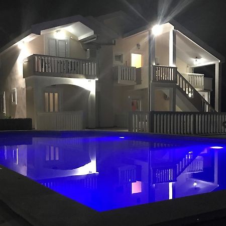 Apartments Vila Lazarevic Tivat Buitenkant foto