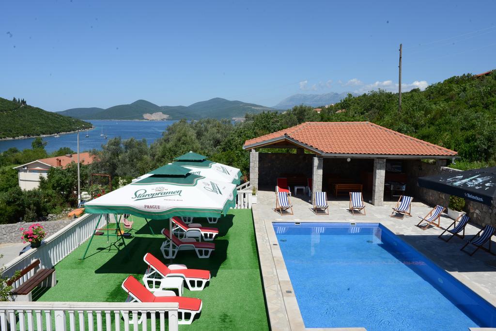 Apartments Vila Lazarevic Tivat Buitenkant foto