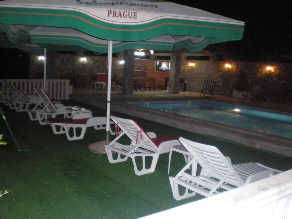 Apartments Vila Lazarevic Tivat Buitenkant foto