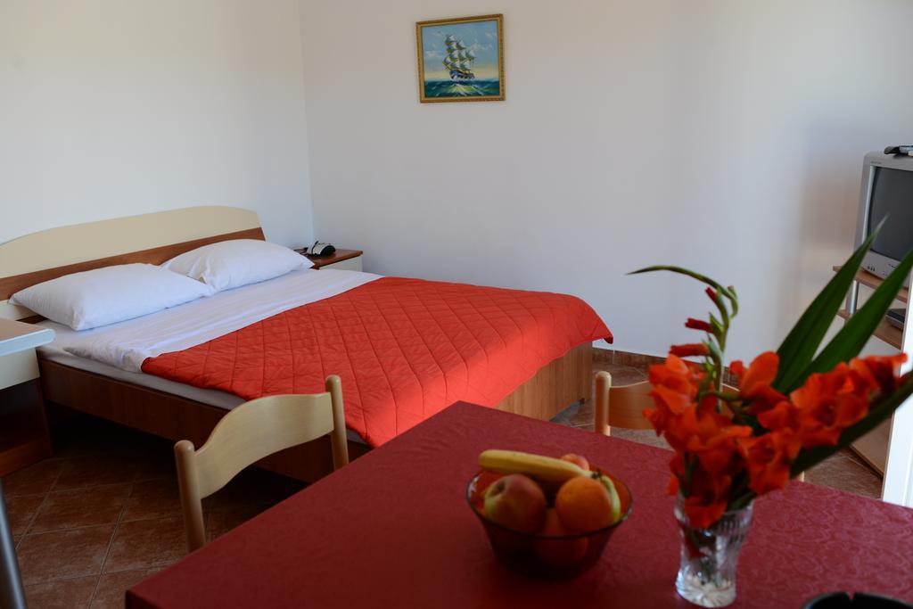 Apartments Vila Lazarevic Tivat Kamer foto