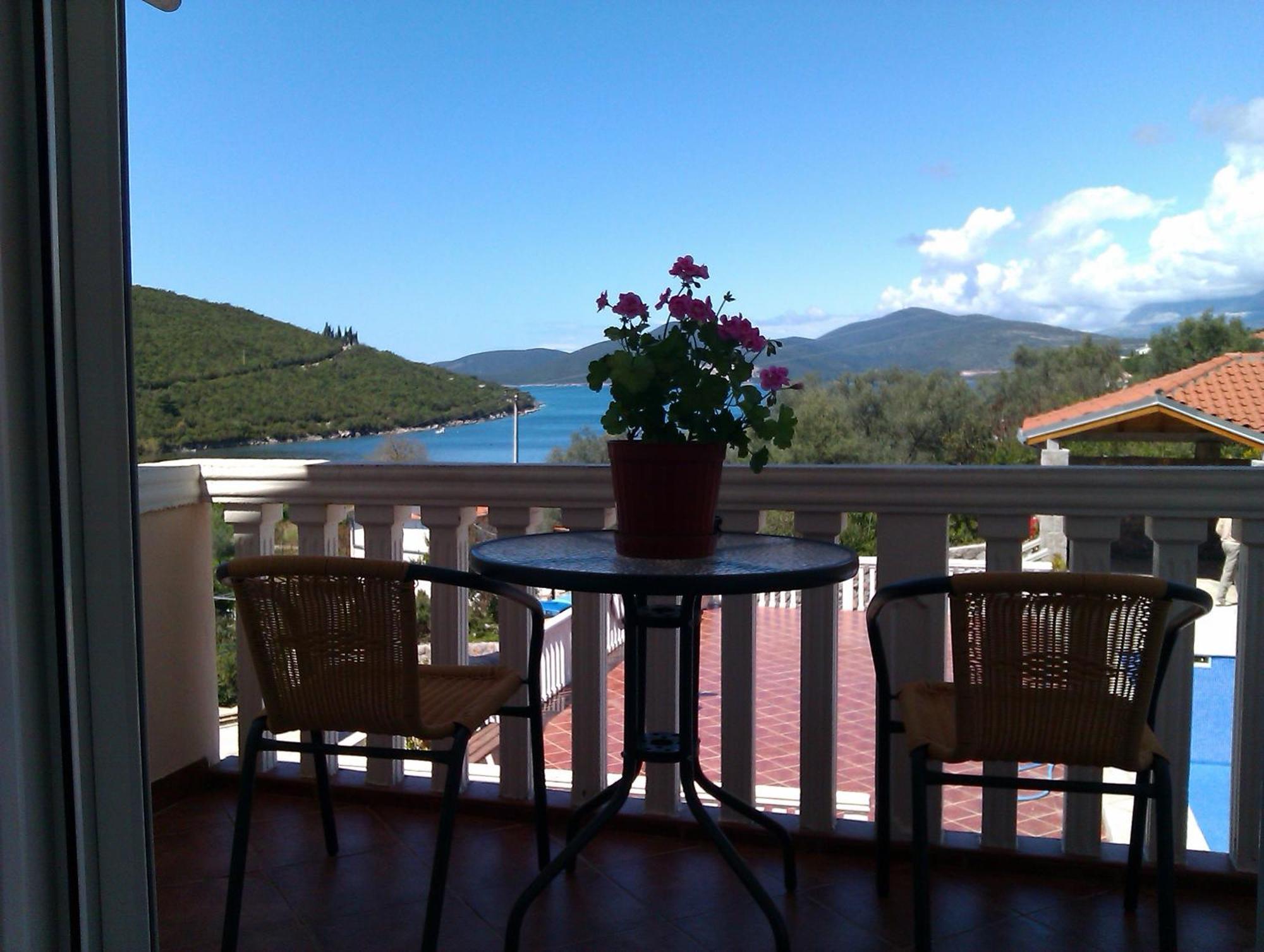 Apartments Vila Lazarevic Tivat Buitenkant foto