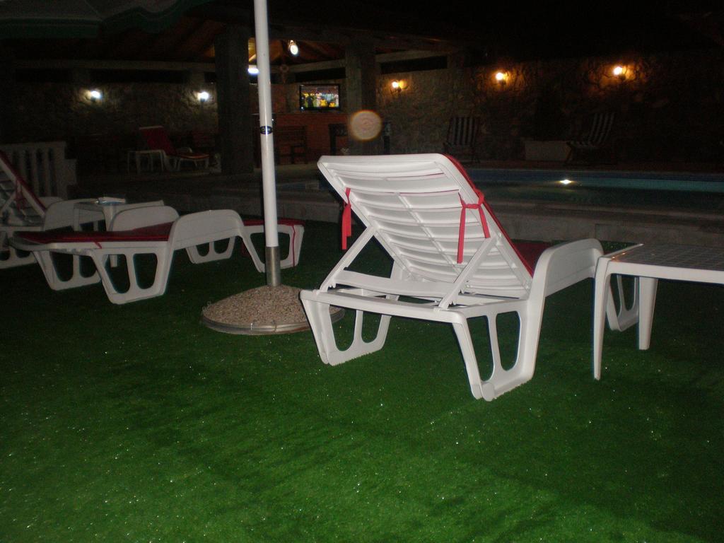 Apartments Vila Lazarevic Tivat Buitenkant foto