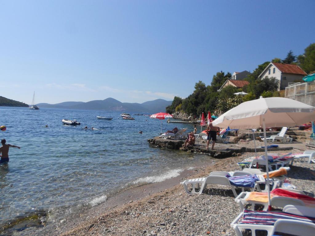 Apartments Vila Lazarevic Tivat Buitenkant foto