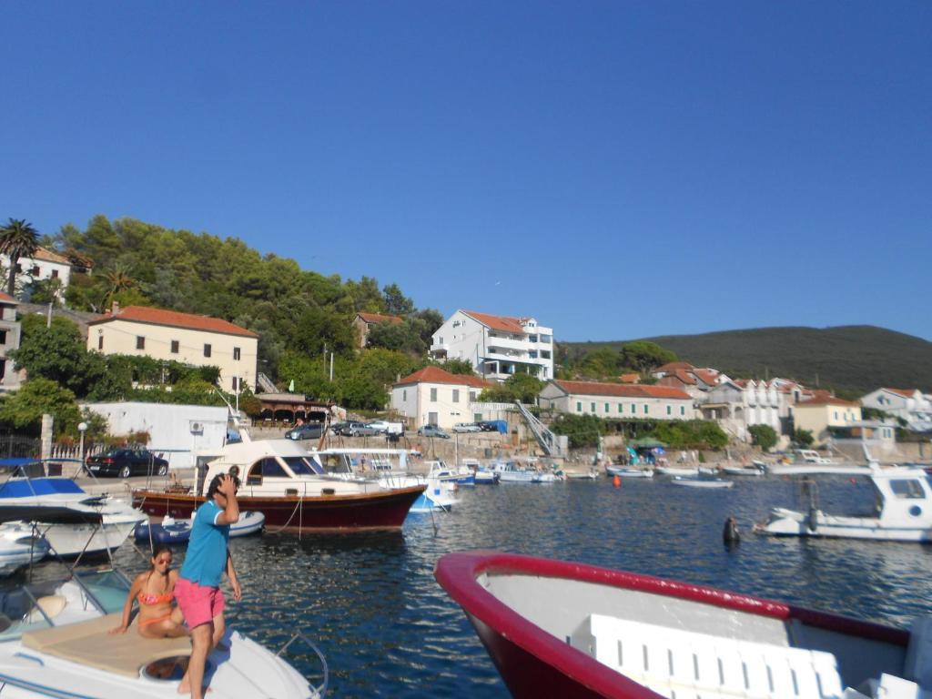 Apartments Vila Lazarevic Tivat Buitenkant foto