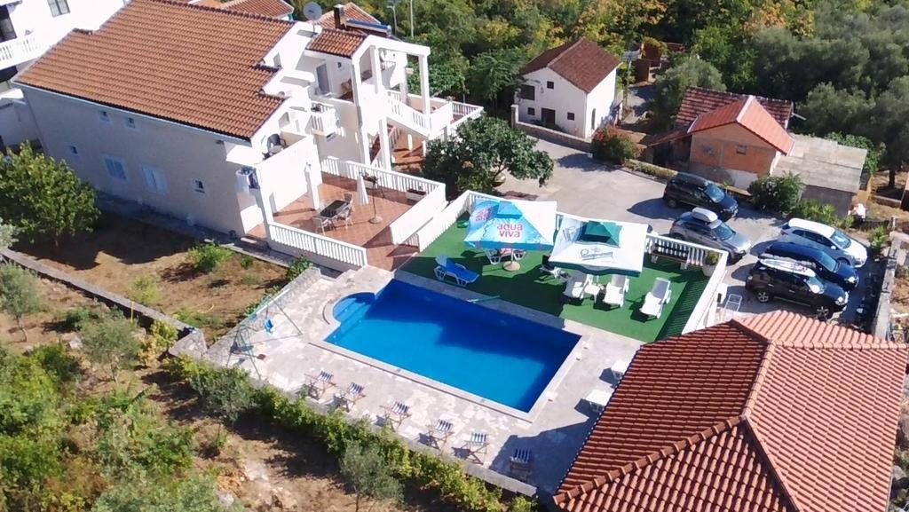 Apartments Vila Lazarevic Tivat Buitenkant foto